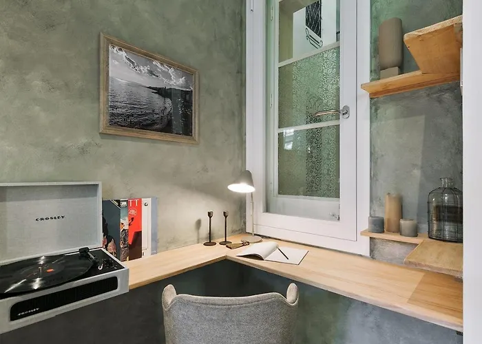 Paestum - And Balcony In Eixample Esquerra