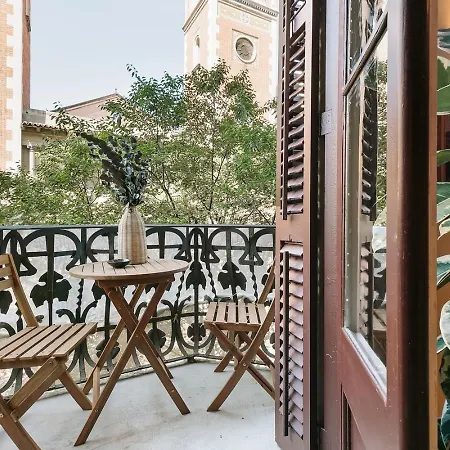 Paestum - And Balcony In Eixample Esquerra Barcelona